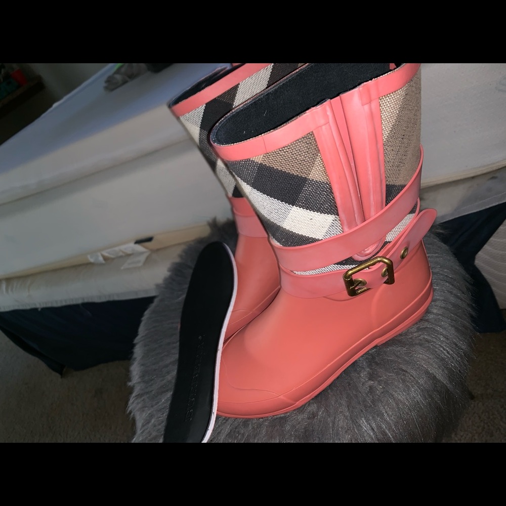 💯 Authentic Burberry rain boots